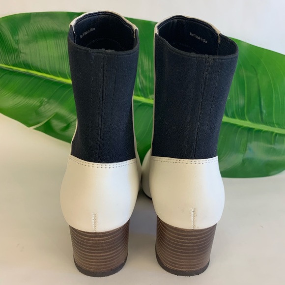 Dolce Vita White Booties. - Picture 5 of 6